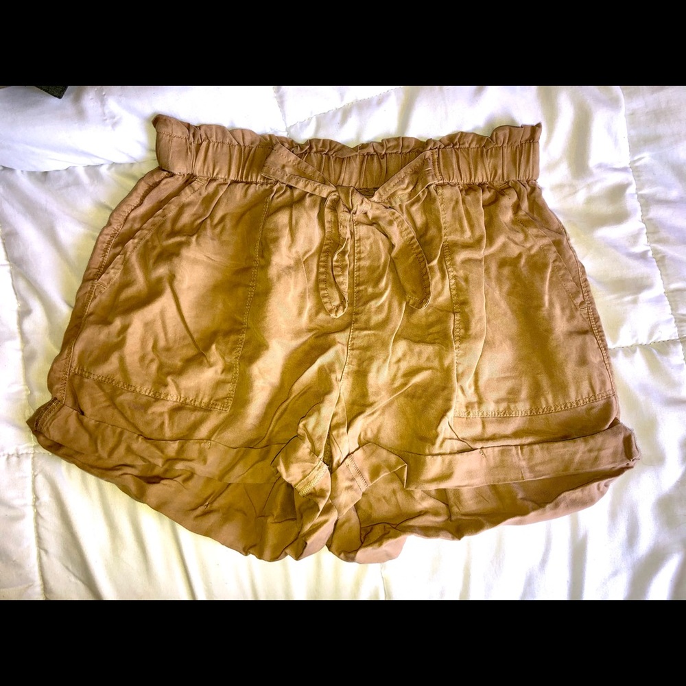 NWT Aerie Khaki Shorts, Medium